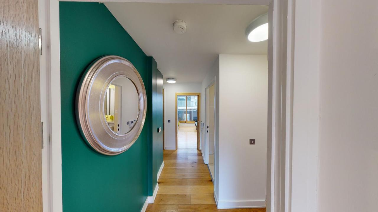 Quay Apartment