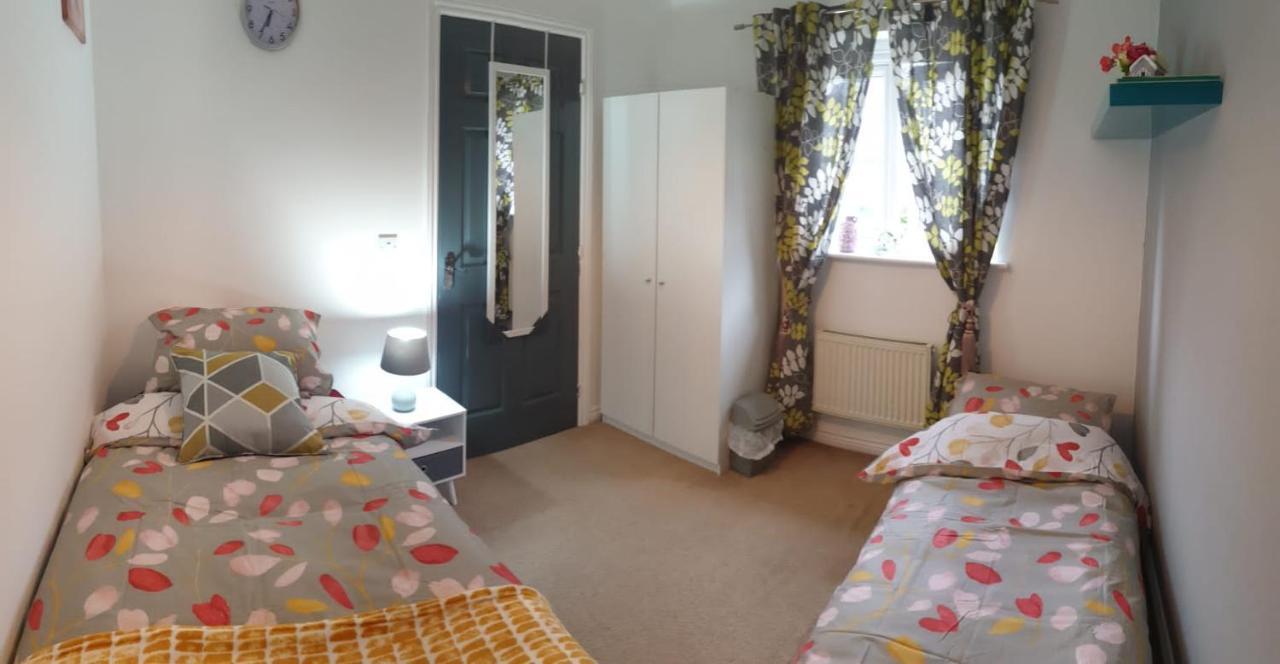 Queens Rooms, A Perfect Stay, Next To Shopping Parks And Central * Manchester