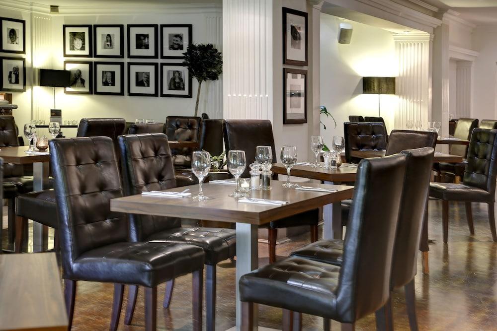 Holiday - - Oldham By Ihg Hotel 3*