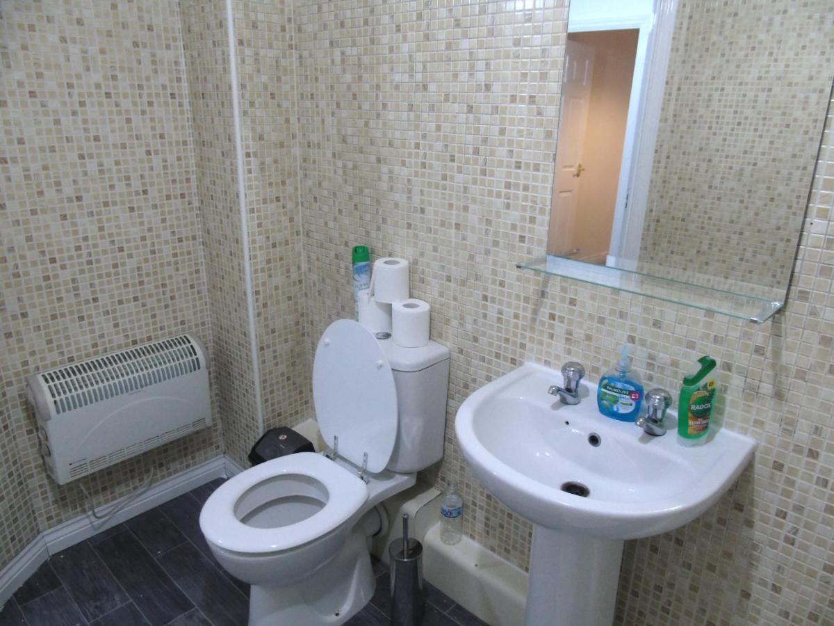 Larch Gardens 2 Bedroom Flat Manchester