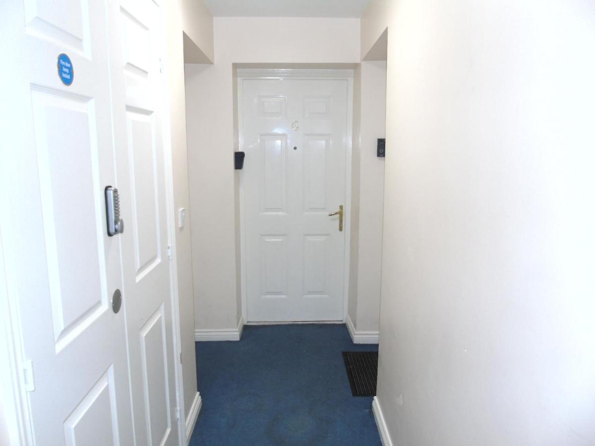 Larch Gardens 2 Bedroom Flat