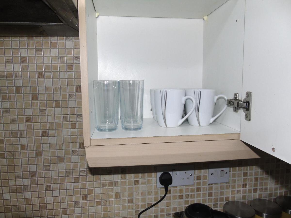 Appartement Larch Gardens 2 Bedroom Flat *