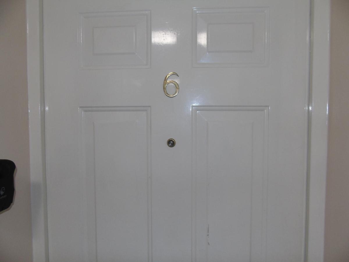 Larch Gardens 2 Bedroom Flat * Manchester