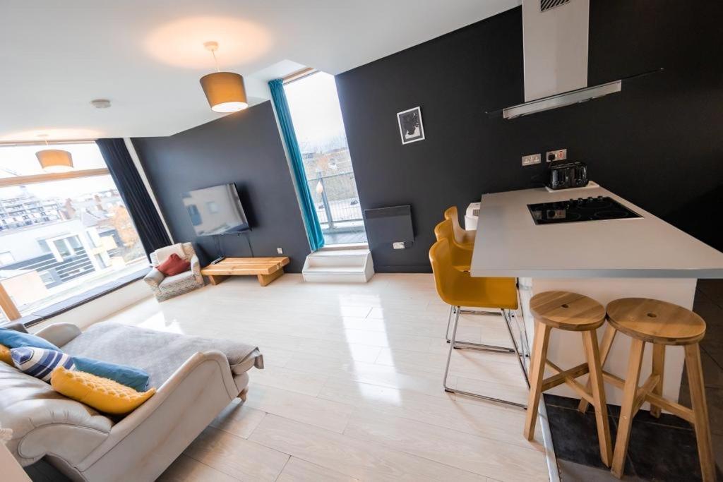 Apartment City Centre Modern 3bed 2bath Penthouse Northern Quarter, Sleeps 10 Manchester