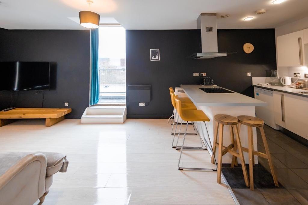 Apartment City Centre Modern 3bed 2bath Penthouse Northern Quarter, Sleeps 10 *