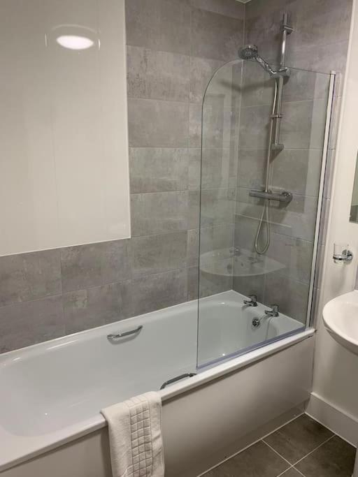 Red Ba Serviced Accommodation- Adelphi Appartement