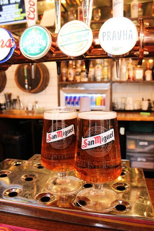 Black Lion 4* Manchester