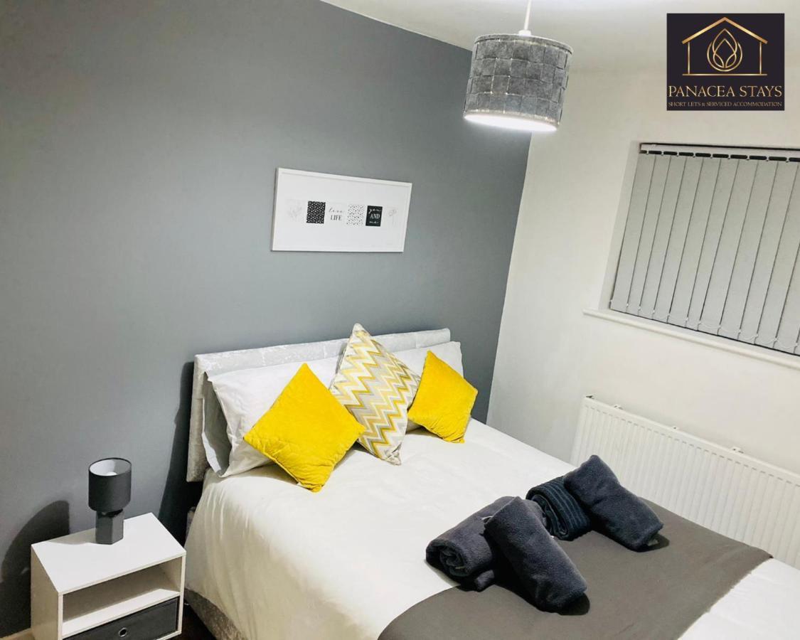 Lovely 1 Bed House Share! Free Off Road Parking! Large Rear Garden * Manchester