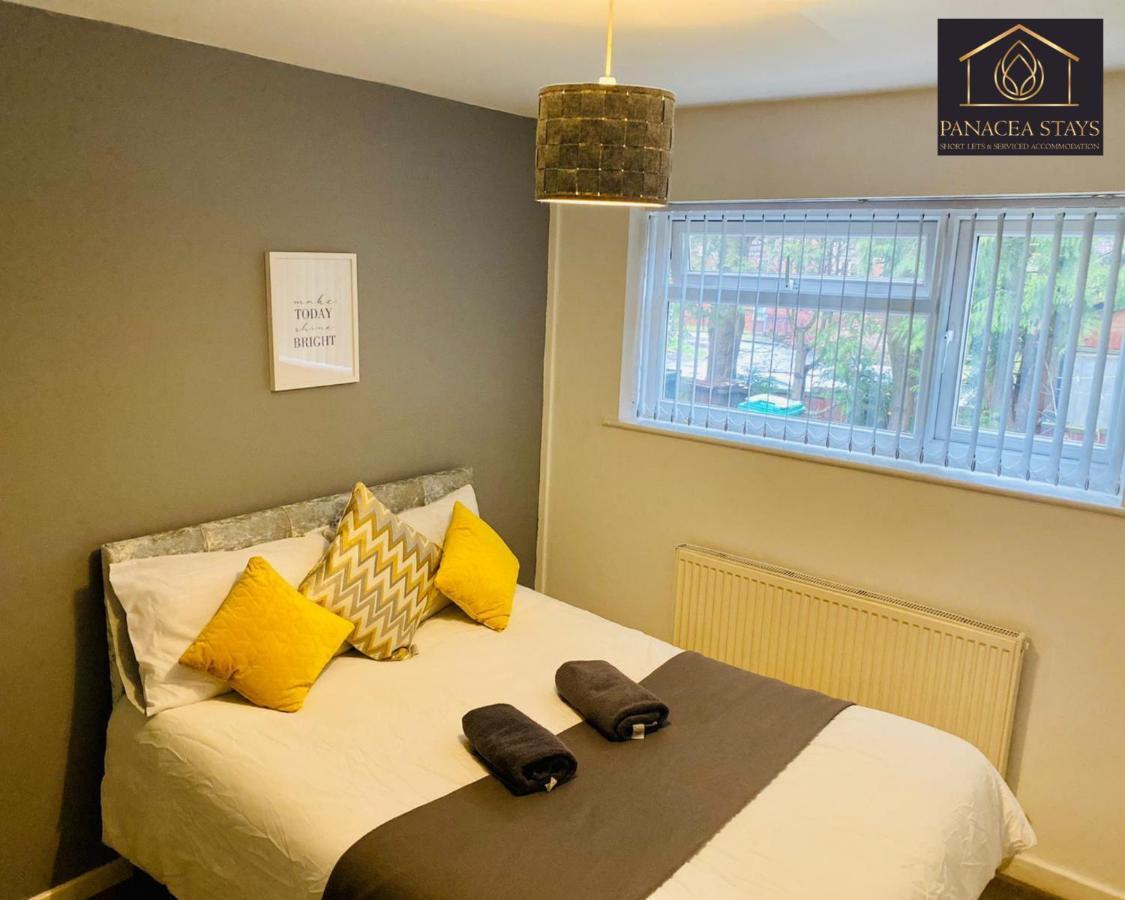 Holiday home Lovely 1 Bed House Share! Free Off Road Parking! Large Rear Garden *