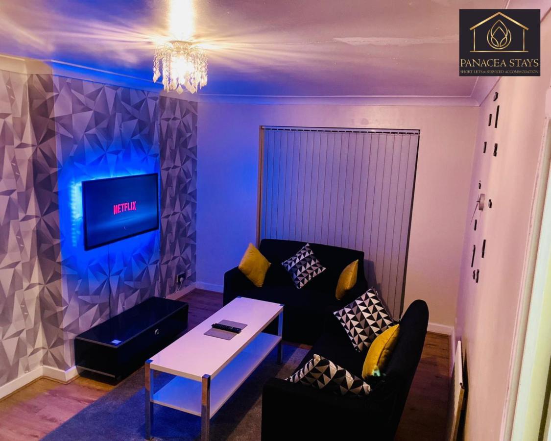 Holiday home Lovely 1 Bed House Share! Free Off Road Parking! Large Rear Garden *