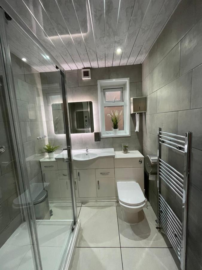 Hendham House 2*