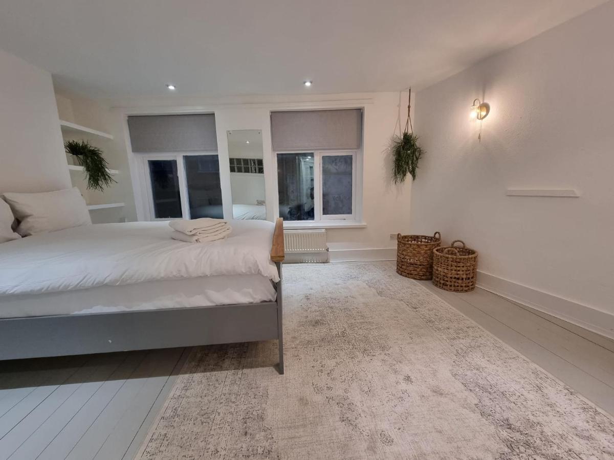 Vakantiehuis Manchester's Only Centre Detached House *