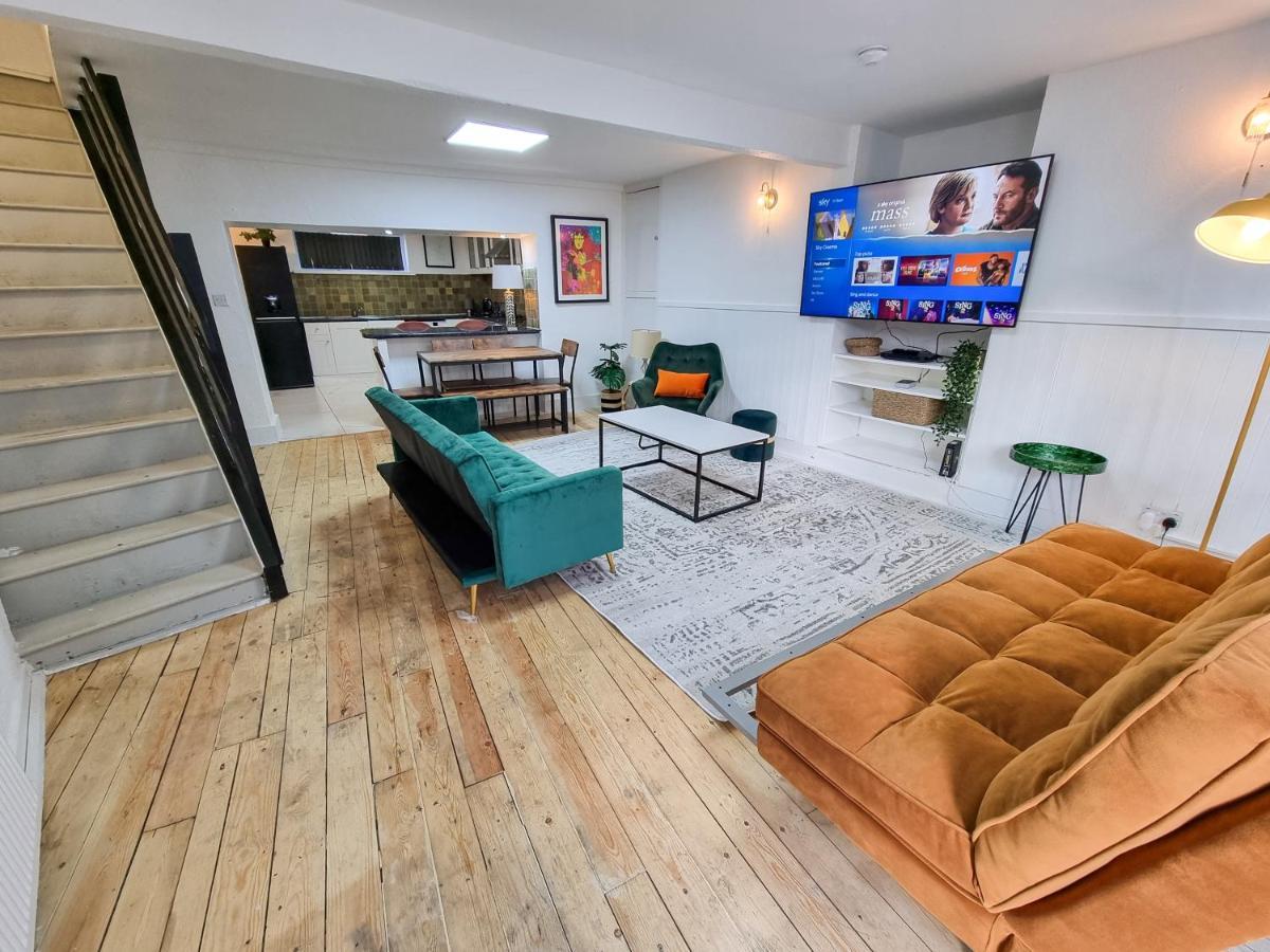 Manchester's Only Centre Detached House Vakantiehuis