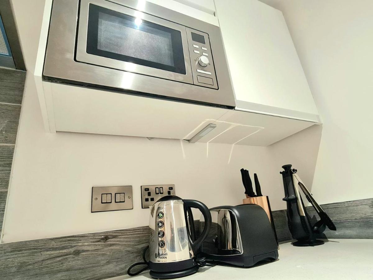 Apartment 1-bedroom Aprt In Salford- Freeparking- Sleeps3