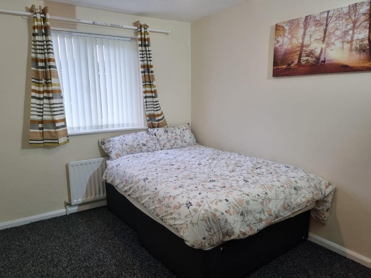 Residential Within Easy Reach Of Town Apartment *