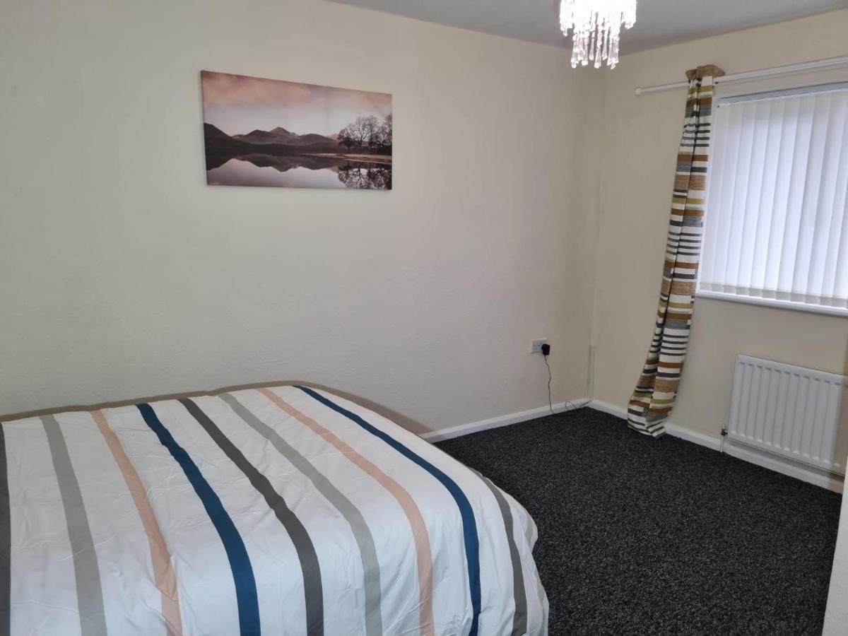 Apartment Residential Within Easy Reach Of Town *