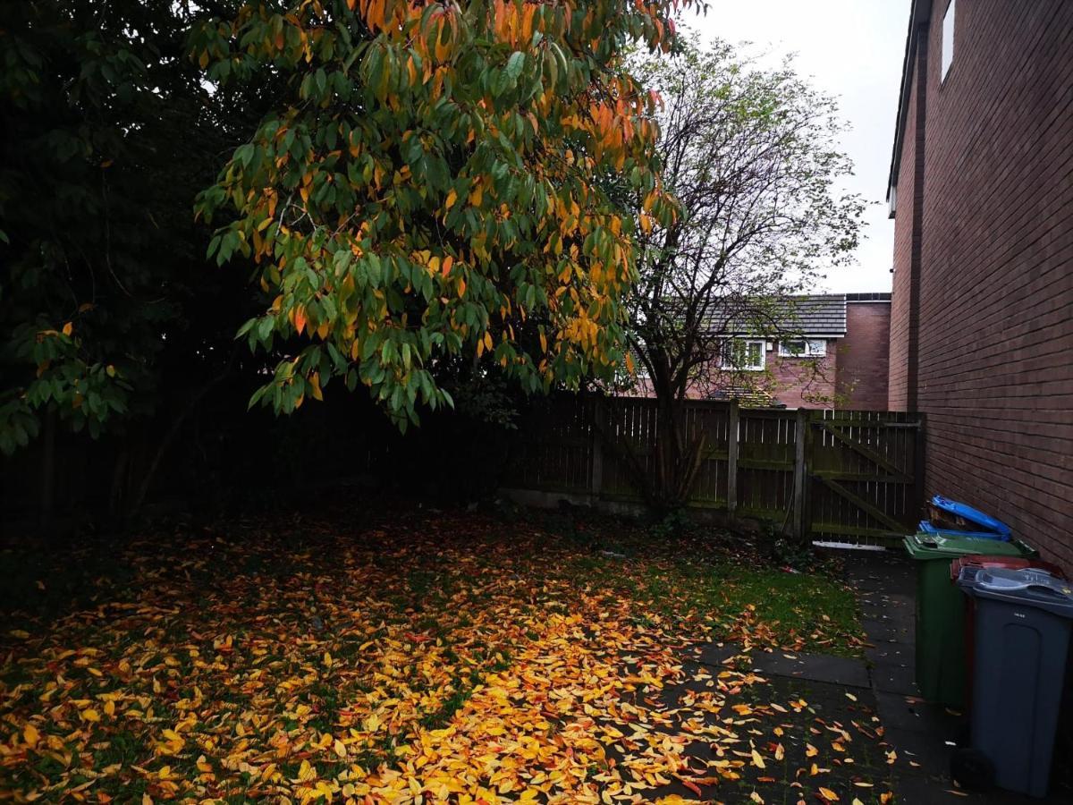 Apartment Residential Within Easy Reach Of Town *