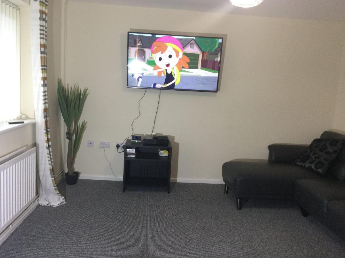 Residential Within Easy Reach Of Town Apartment *