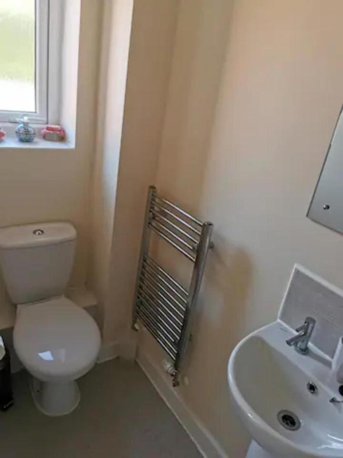 Entire 3 Bedroom House Free Parking Holiday home Manchester