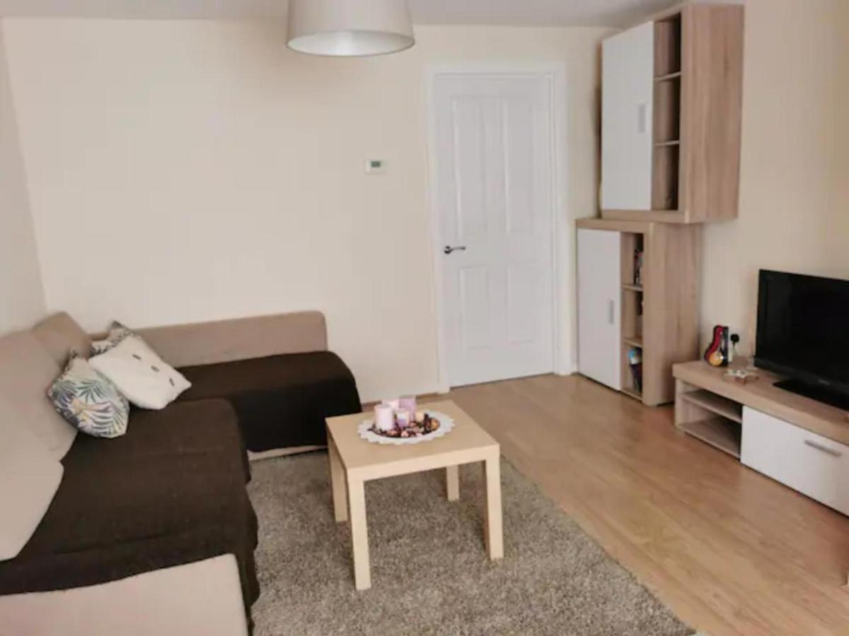 Holiday home Entire 3 Bedroom House Free Parking Manchester