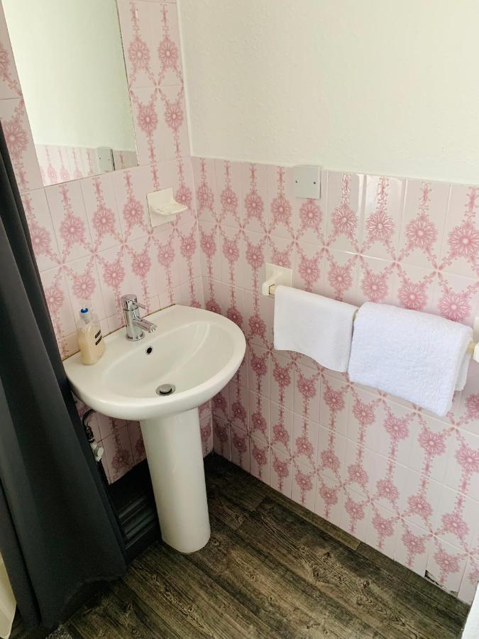 - Free Parking Guest house *