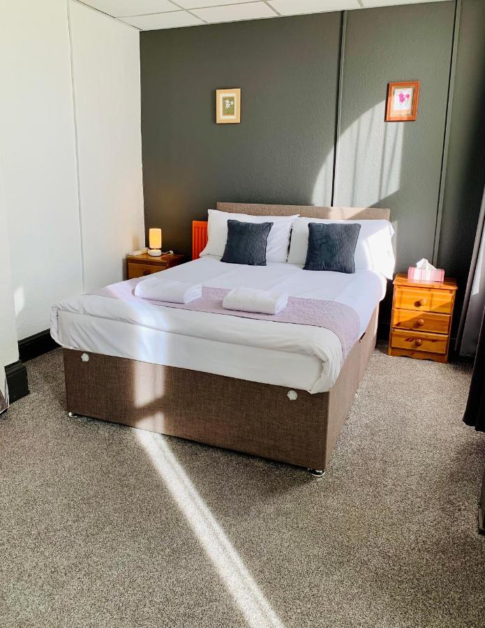 - Free Parking Guest house Manchester