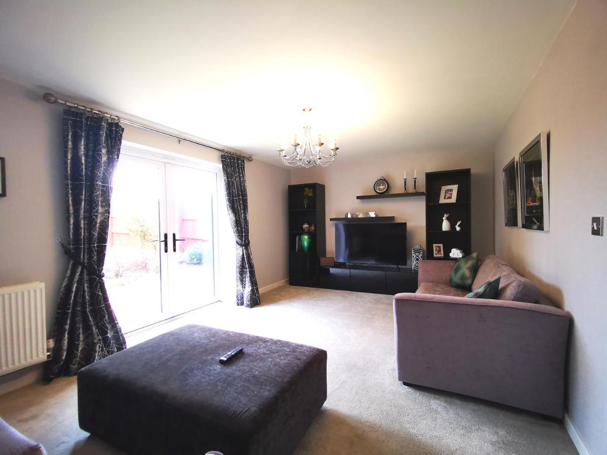Holiday home The Lawnswood - With Free Parking