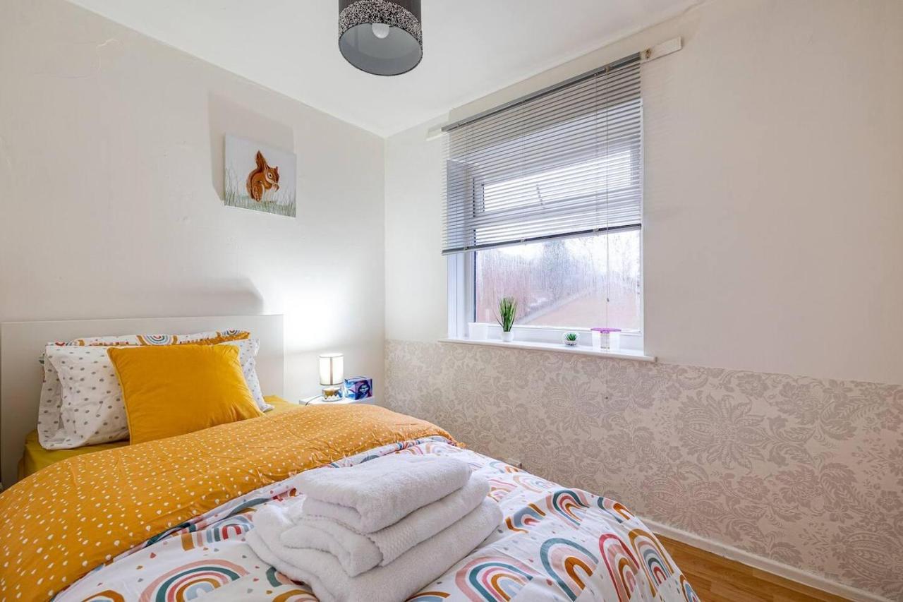 Apartment Lovely 2 Bedroom With Fireplace