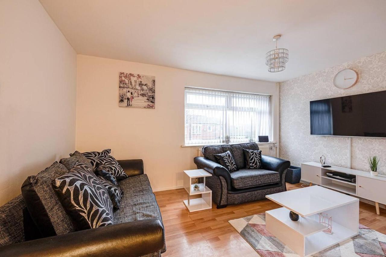 Apartment Lovely 2 Bedroom With Fireplace *
