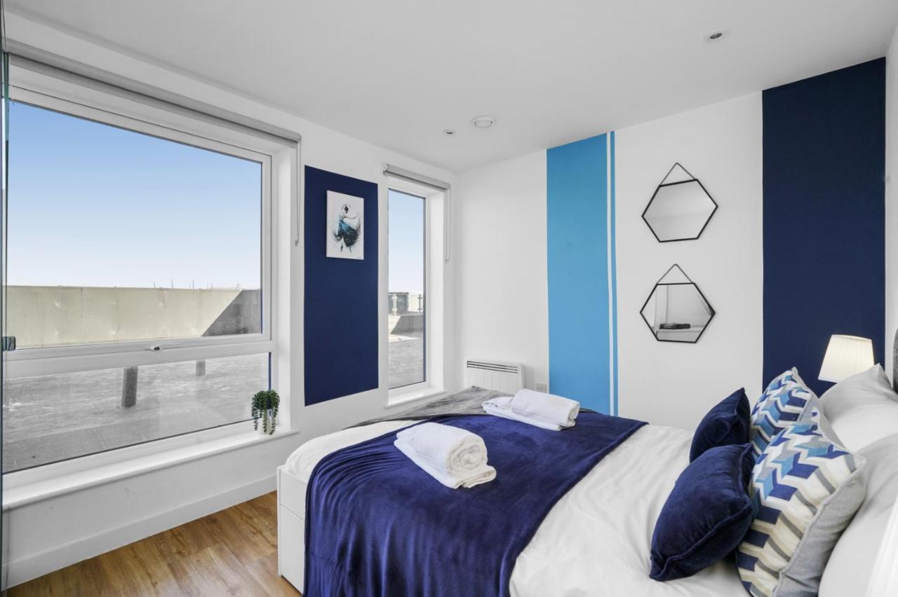 Stunning Centre Penthouse - Sleeps 10 - Parking Manchester