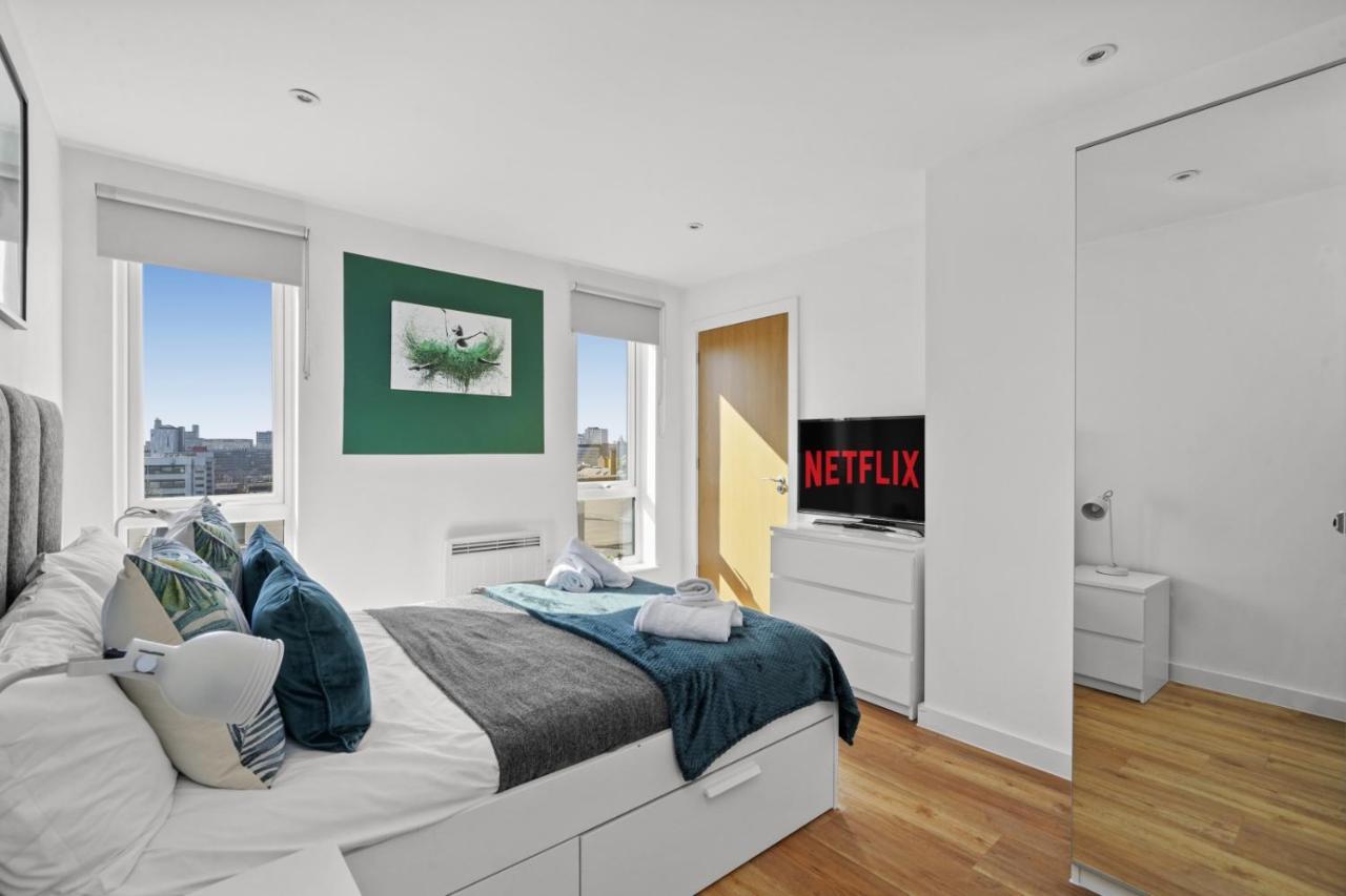 Stunning Centre Penthouse - Sleeps 10 - Parking *