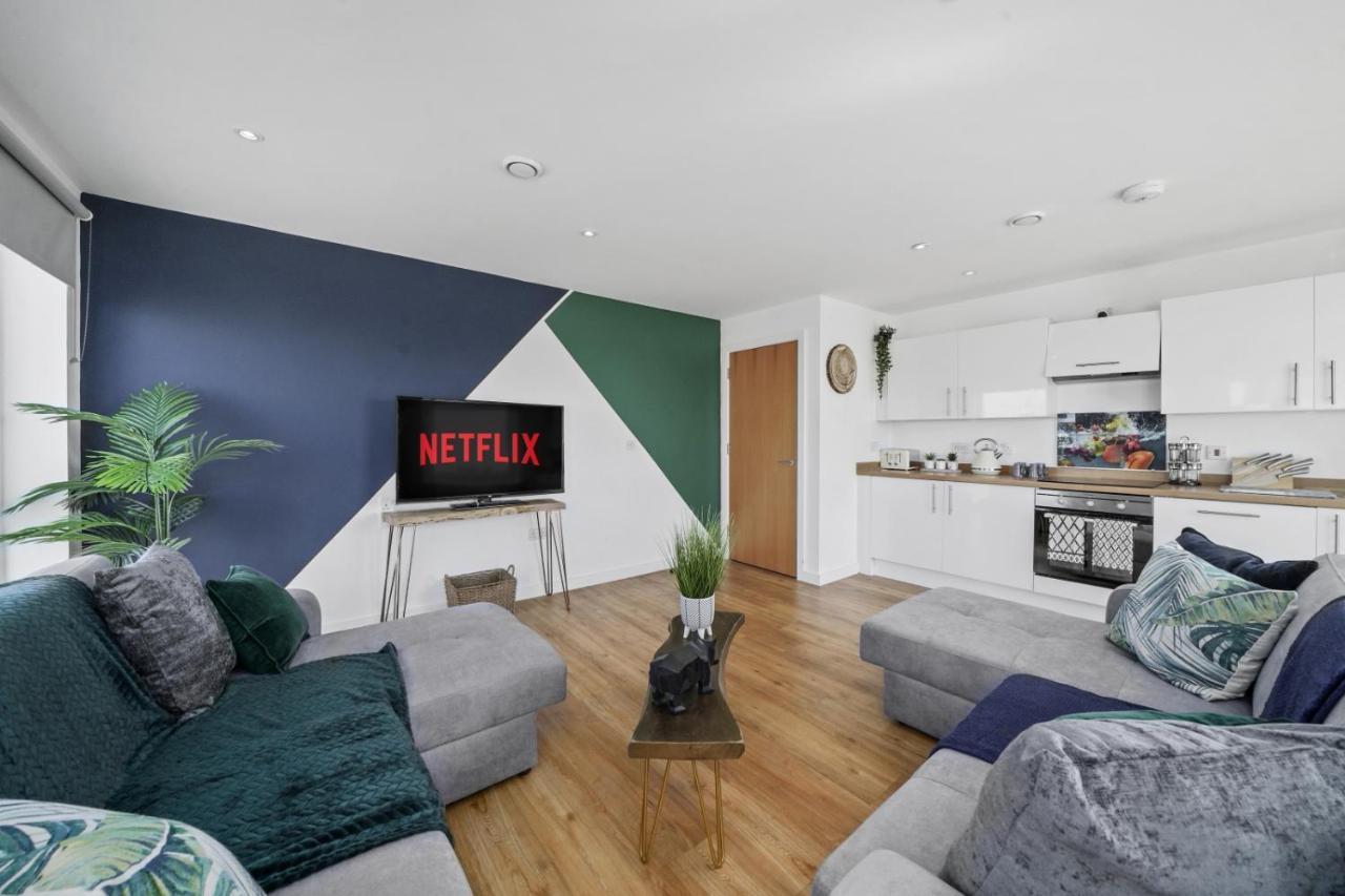 Stunning Centre Penthouse - Sleeps 10 - Parking Manchester