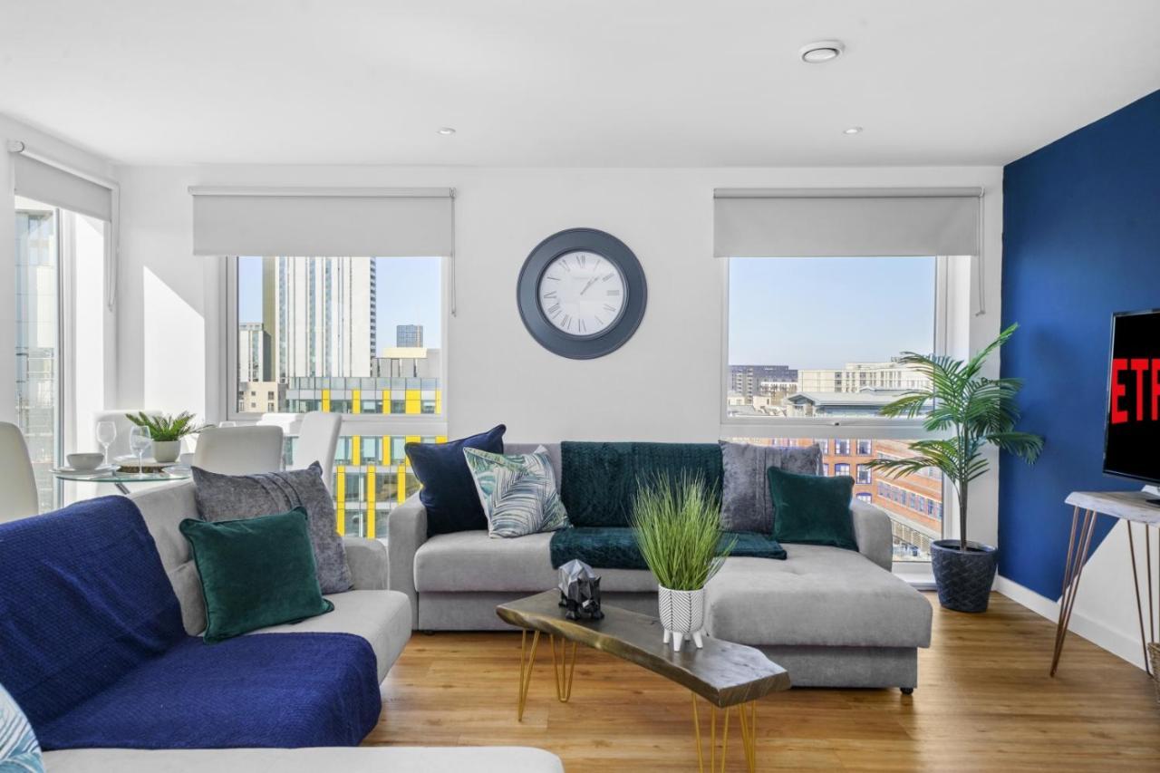Stunning Centre Penthouse - Sleeps 10 - Parking