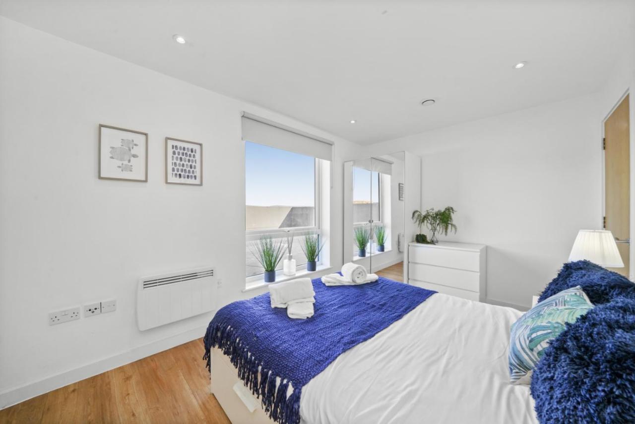 Stunning Centre Penthouse - Sleeps 10 - Parking Apartment