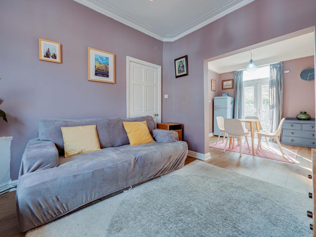 Cheerful 2 bedroom property Levenshulme Manchester