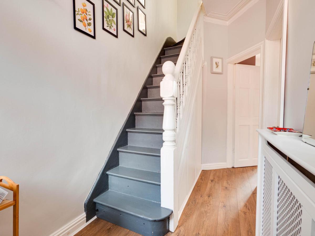 Cheerful 2 bedroom property Levenshulme * Manchester