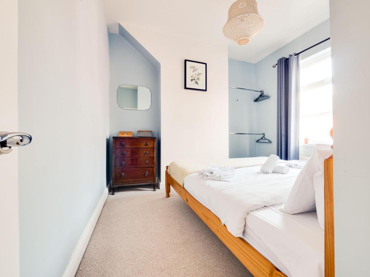 Vakantiehuis Cheerful 2 bedroom property Levenshulme