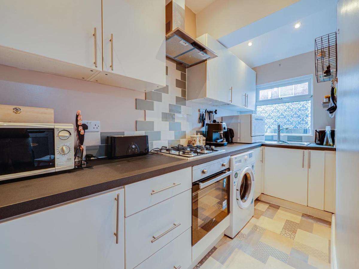 Cheerful 2 bedroom property Levenshulme * Manchester