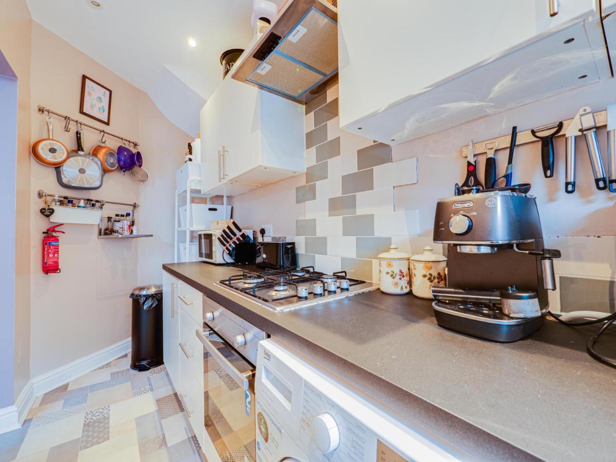Vakantiehuis Cheerful 2 bedroom property Levenshulme