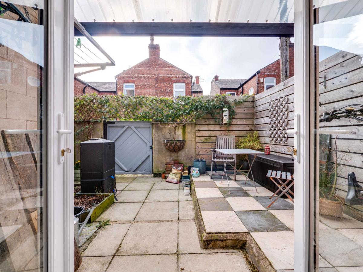 Vakantiehuis Cheerful 2 bedroom property Levenshulme *