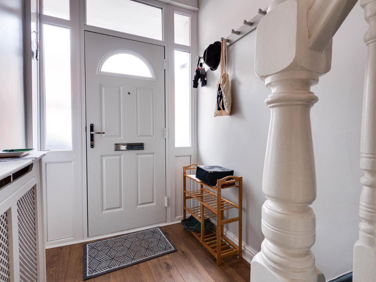 Cheerful 2 bedroom property Levenshulme *