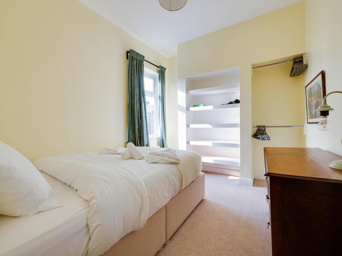 Vakantiehuis Cheerful 2 bedroom property Levenshulme