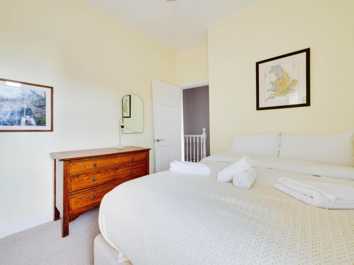 Cheerful 2 bedroom property Levenshulme * Manchester