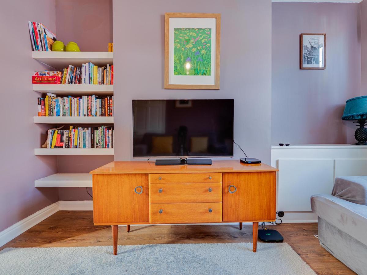 Vakantiehuis Cheerful 2 bedroom property Levenshulme *
