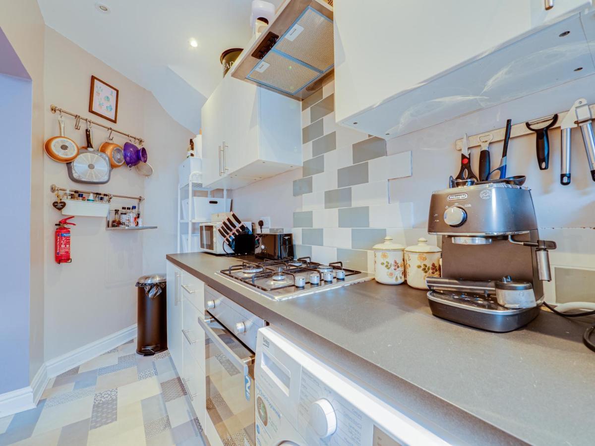 Cheerful 2 bedroom property Levenshulme * Manchester