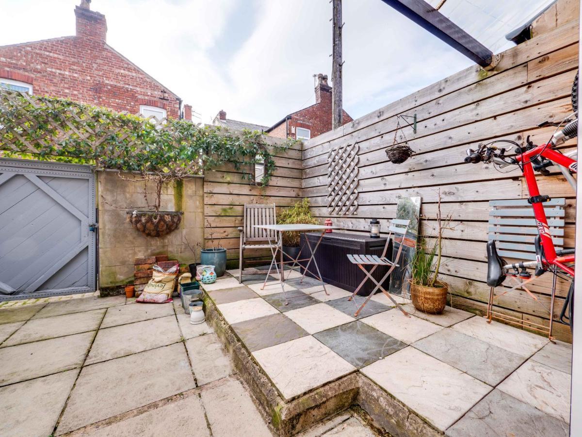 Vakantiehuis Cheerful 2 bedroom property Levenshulme *