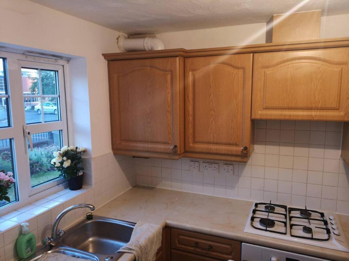 Vakantiehuis Quiet Residential Area Within Easy Reach To Town *