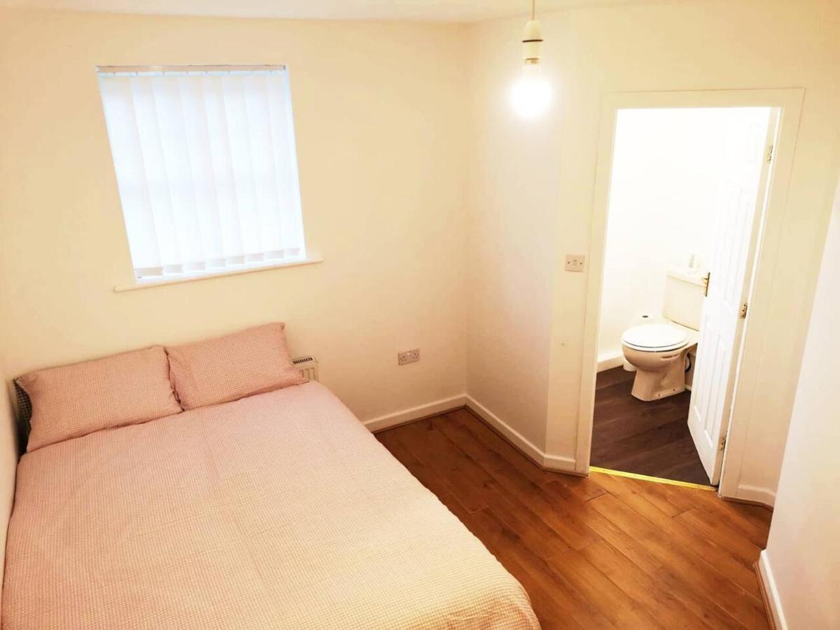Vakantiehuis Quiet Residential Area Within Easy Reach To Town *