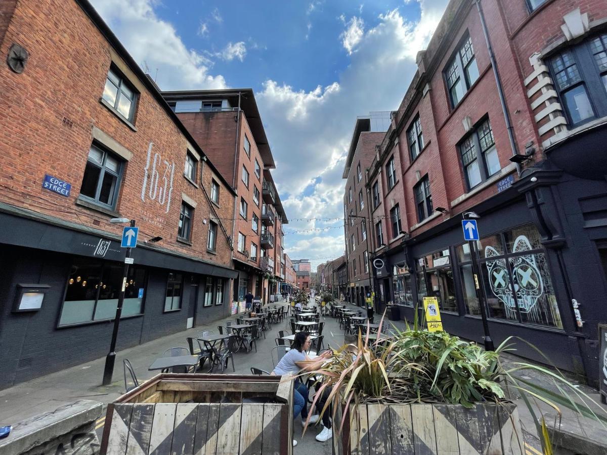 Quay * Manchester