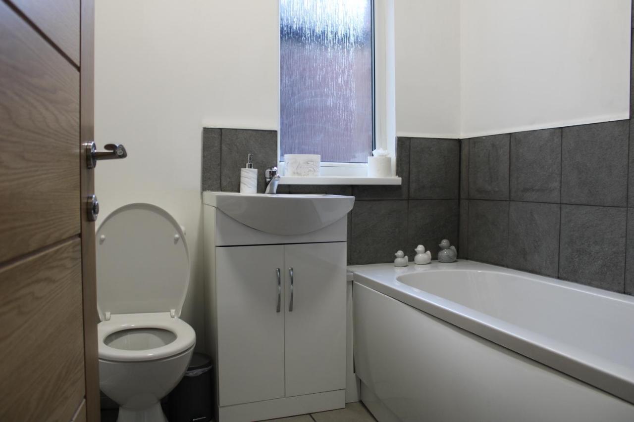 Beautiful, Spacious, Old Trafford Holiday home *